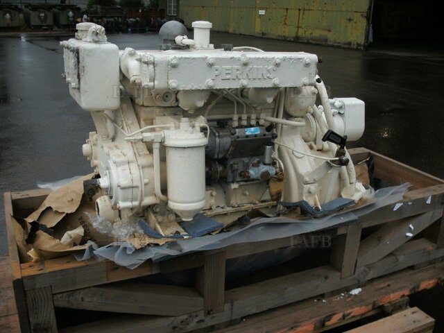 Perkins P4 Marine Engine With Gearbox Unused - picture 1
