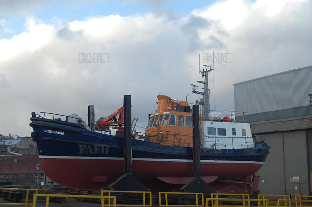 Designed by Burness, Corlett & Parteners as a 24 hour all weather Pilot boat. - picture 1
