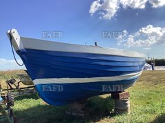 Suffolk beach fishing boat - Challenge - ID:126751