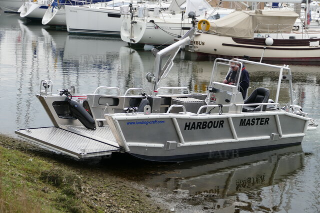 5.5m Landing Craft - picture 1