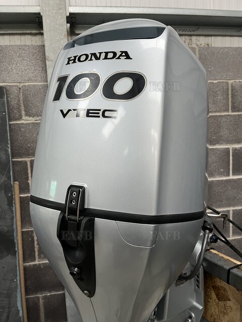 HONDA 100hp Outboard. - picture 1