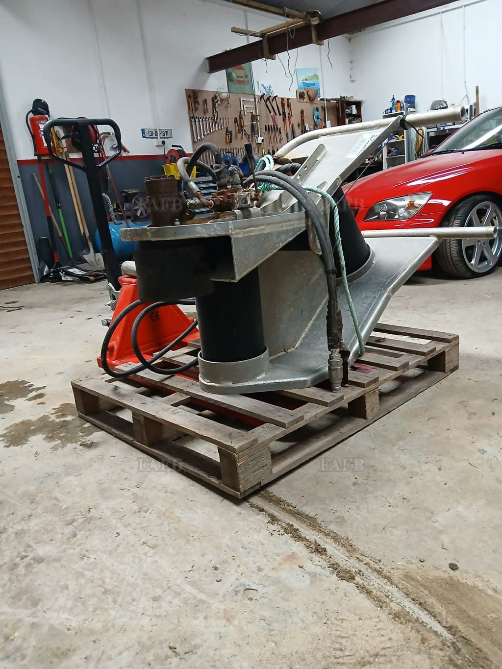 SSH04 net hauler port side