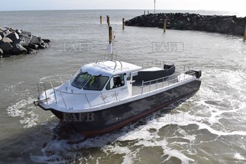 Cheetah catamaran 11.2 x 3.7 m