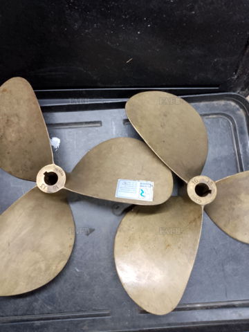 HANDED PAIR OF 16 X 13 PROPELLERS