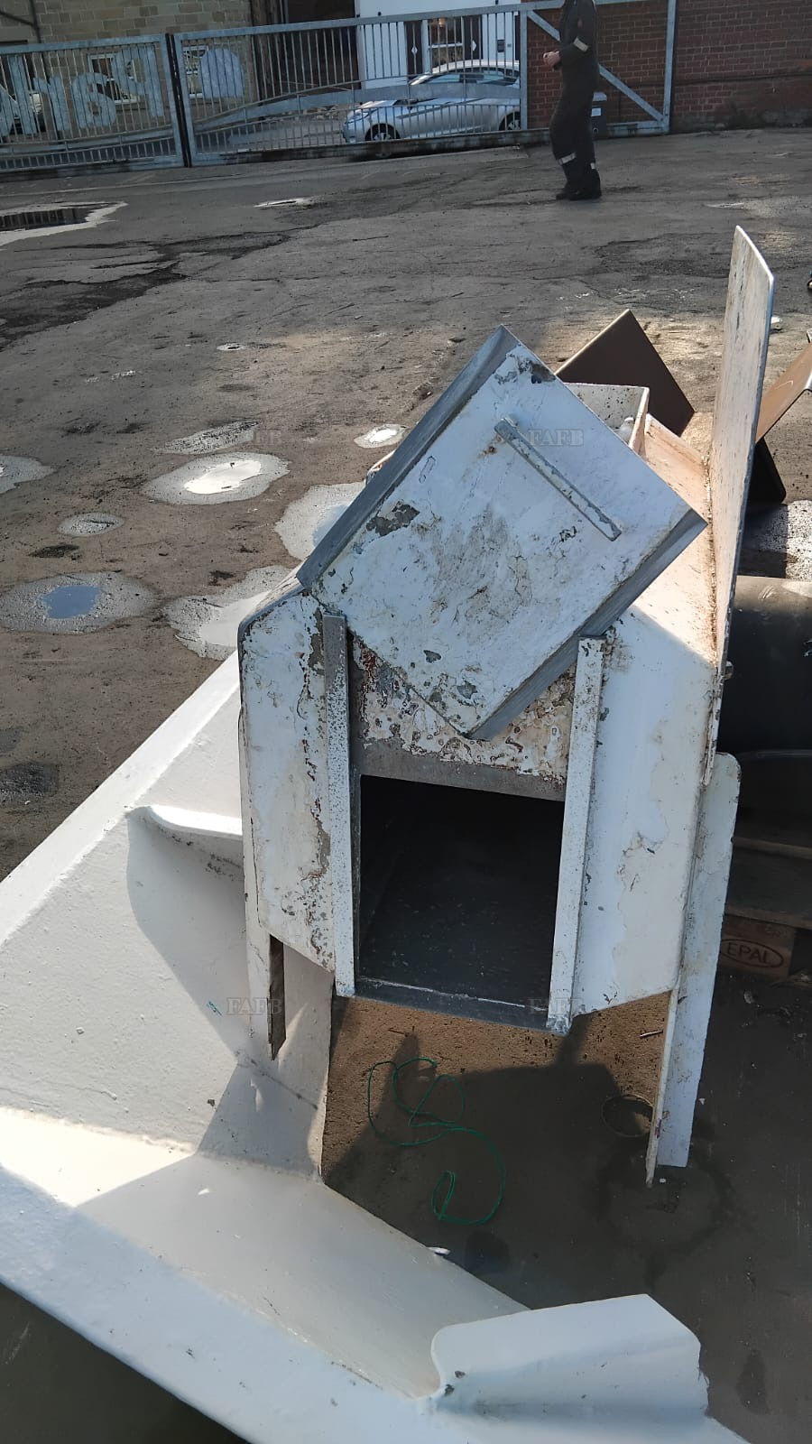 Masts &amp; landing Pole &amp; compressors fish washer