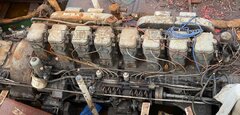 8 cylinder Gardner complete engine and box - ID:125017