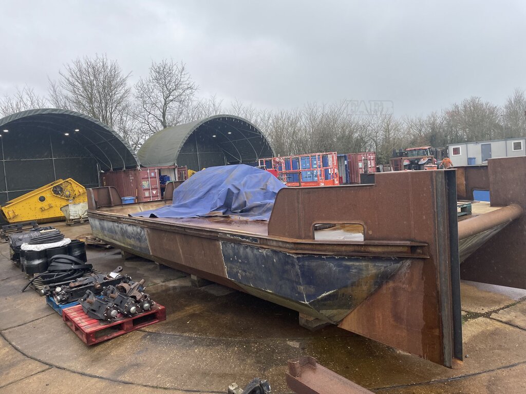 Workboat/dredger