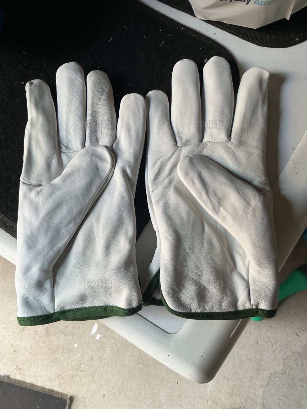 Guyard buffalo hide gloves