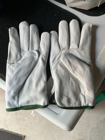 Guyard buffalo hide gloves