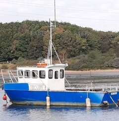 steel work boat - Girl Tegan - ID:122212