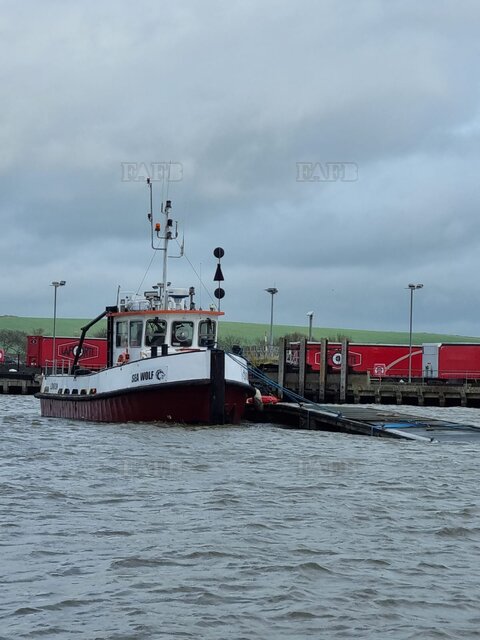 Delta launch / tug - picture 1