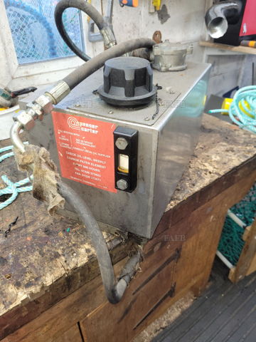 Spencer & carter hydraulic tank