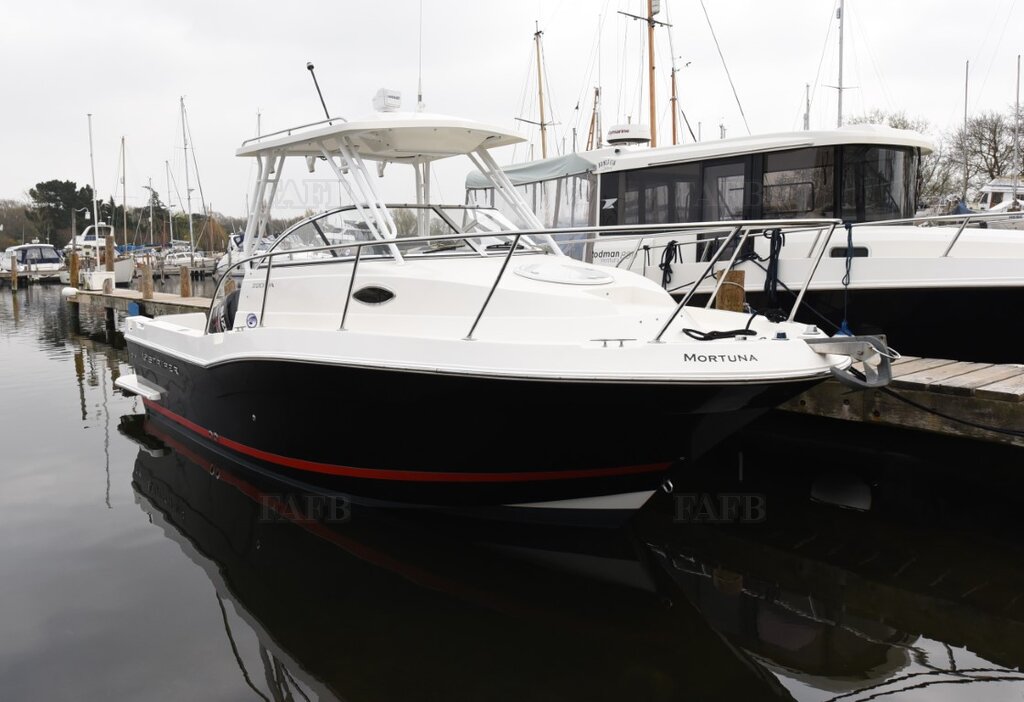 Seaswirl Striper 220WA