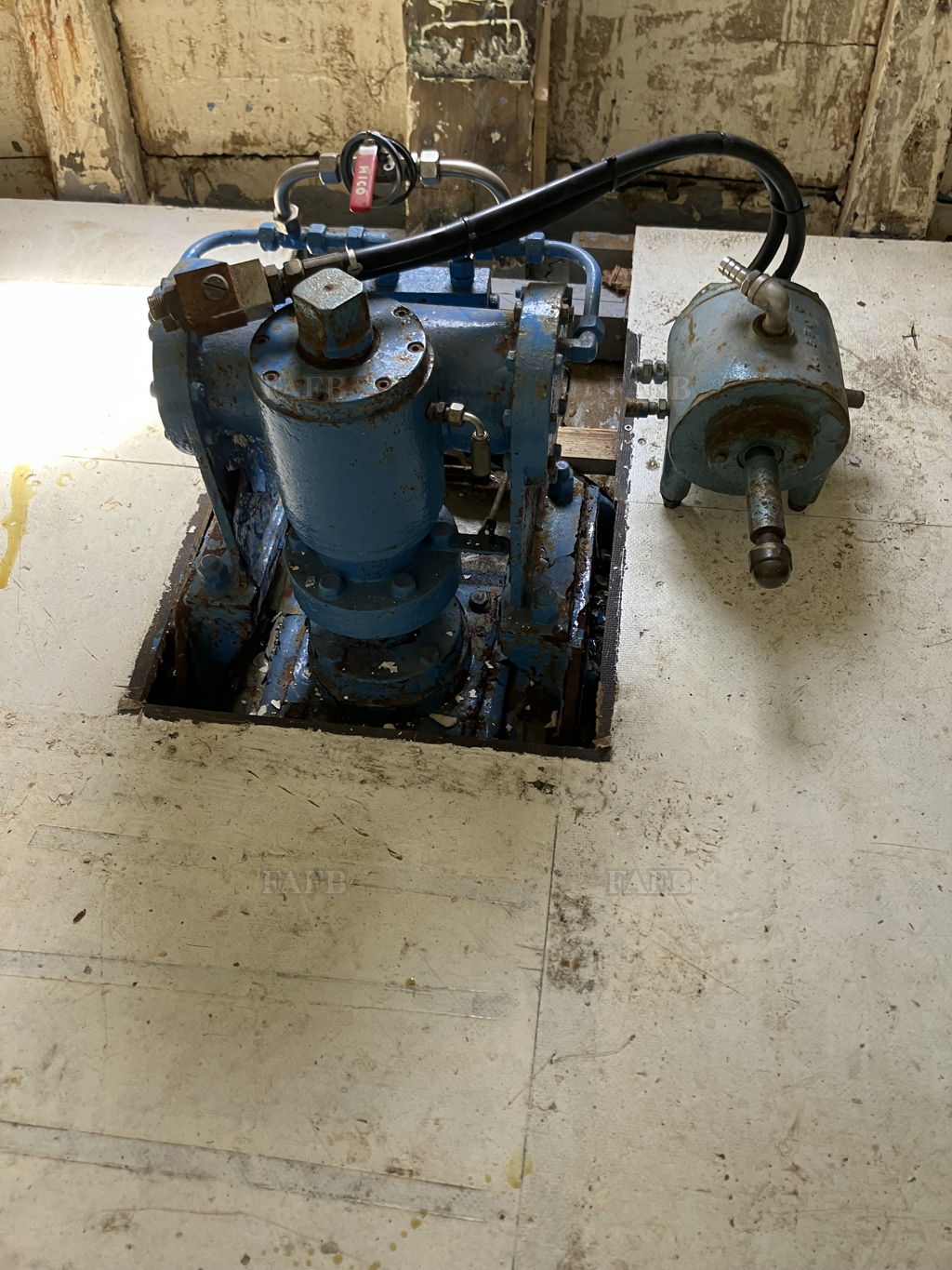Steering gear