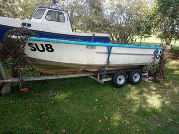 FIBREGLASS OPEN BOAT