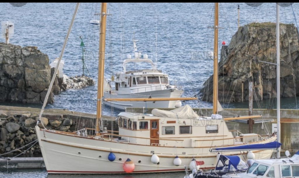 Custom motor sailer