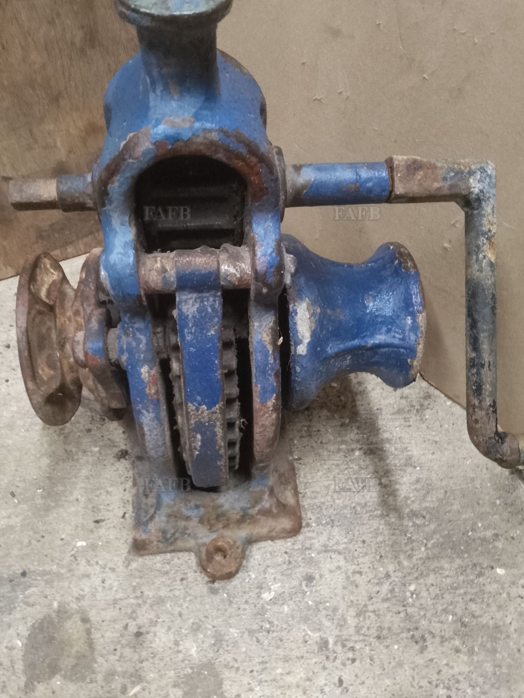 HEAVY DUTY MANUAL ANCHOR CHAIN AND ROPE WINCH