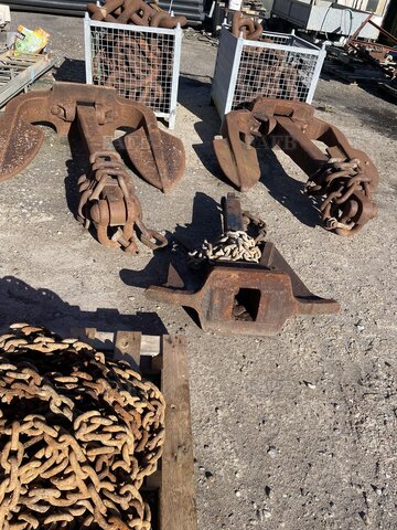 Anchors and chain