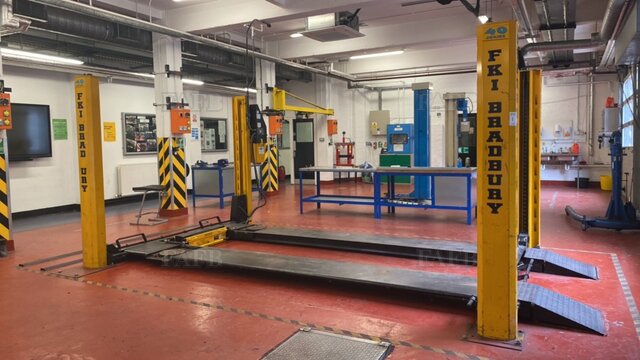 Bradbury TKI 3ton Four post Lift - picture 1