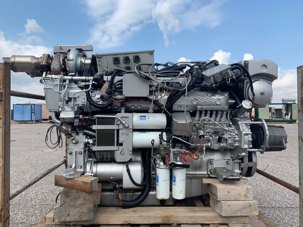 ISOTTA FRASCHINI 748Hp Marine Diesel Engine Low Hours