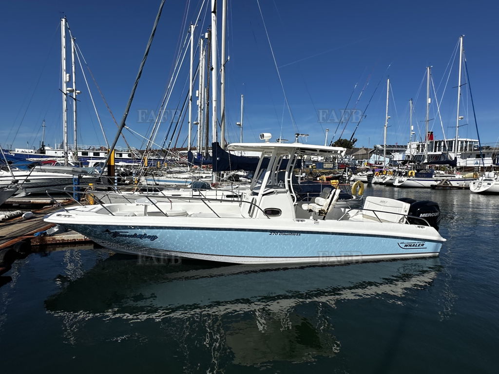 Boston Whaler 270 Dauntless