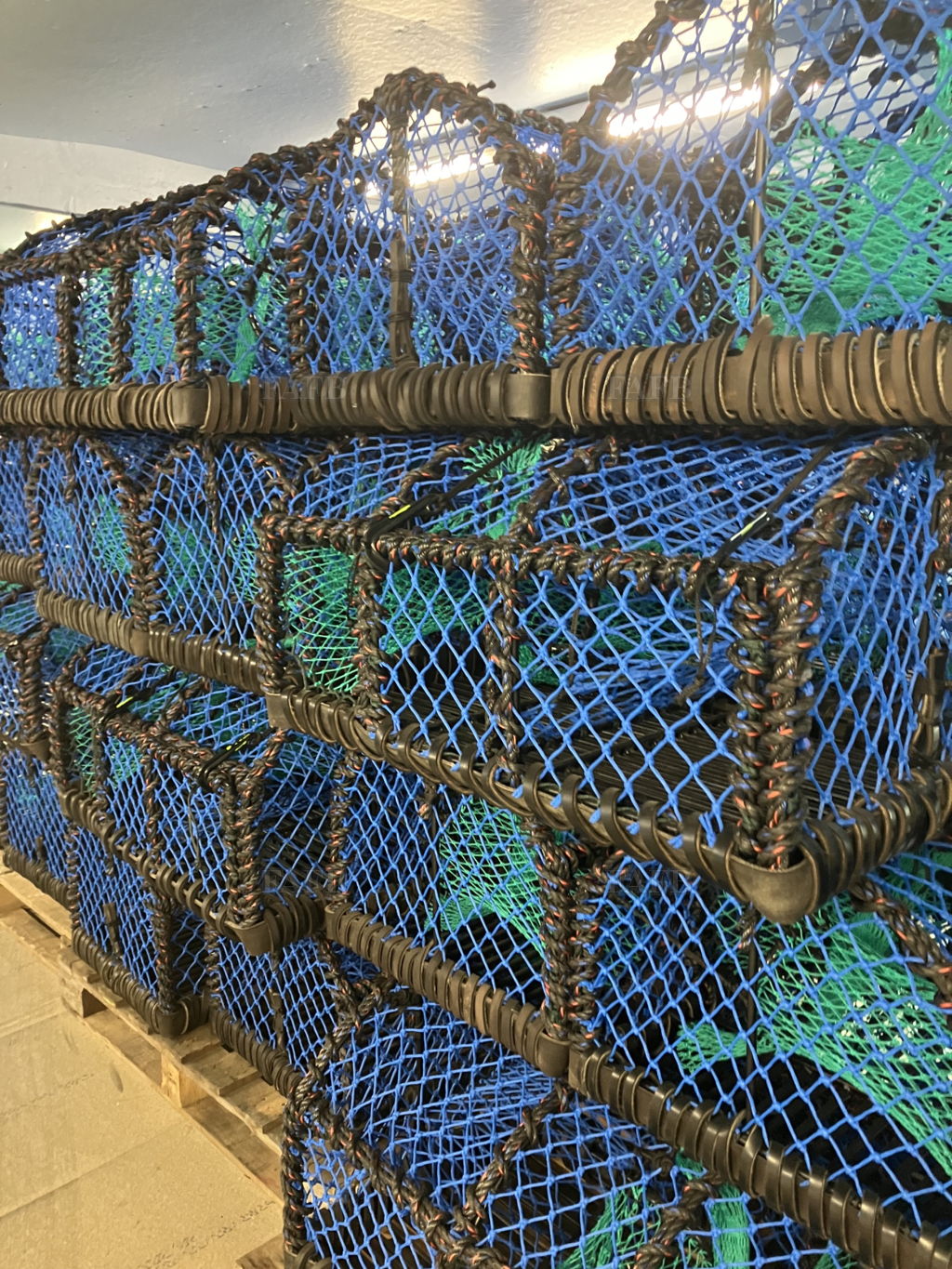 Fully rigged creels for immediate delivery