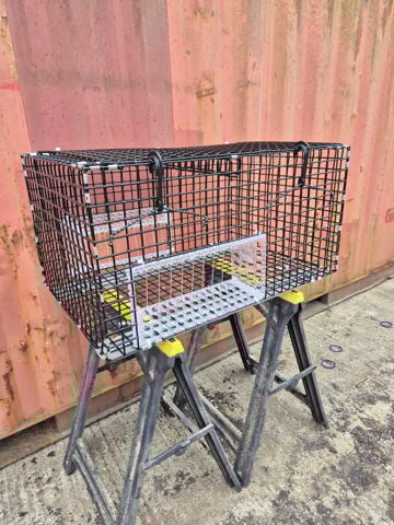 Aquamesh traps and store cages