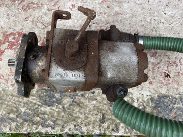 Hydraulic pump and clutch