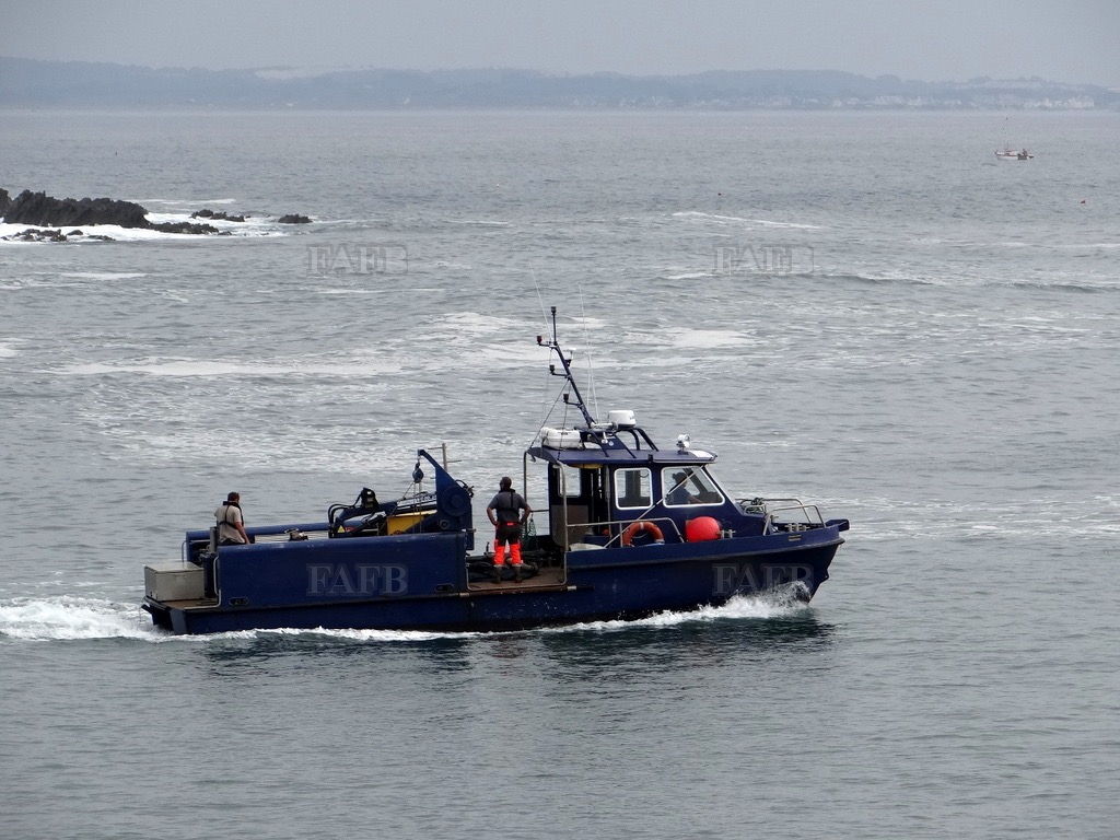 DIVING SUPPORT VESSEL