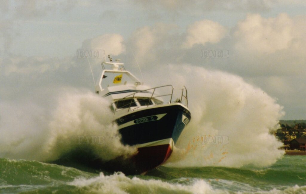 LOCHIN 40 SPORTS FISHERMAN with Fly- deck