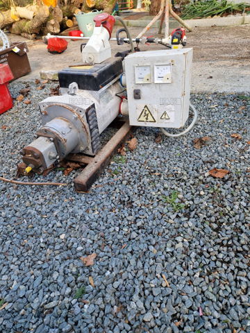 Hydraulic generator