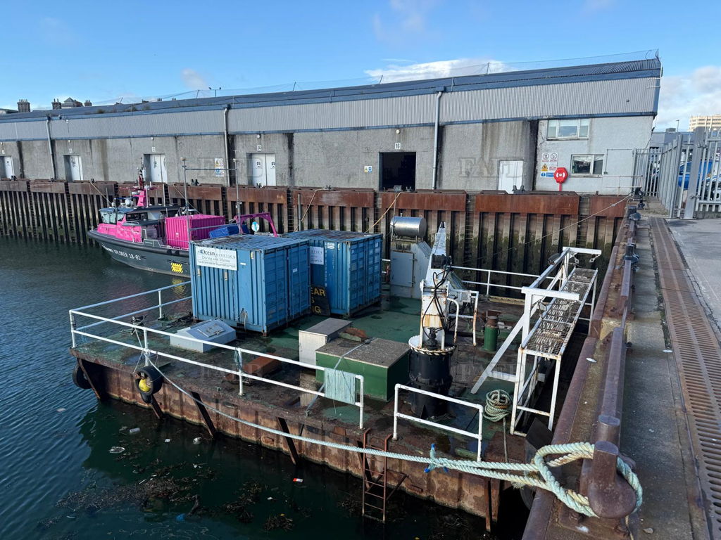 12m x 12m x 3m Barge