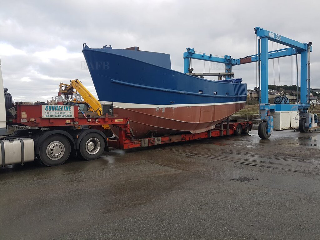 11 MTR HULL FOR SALE