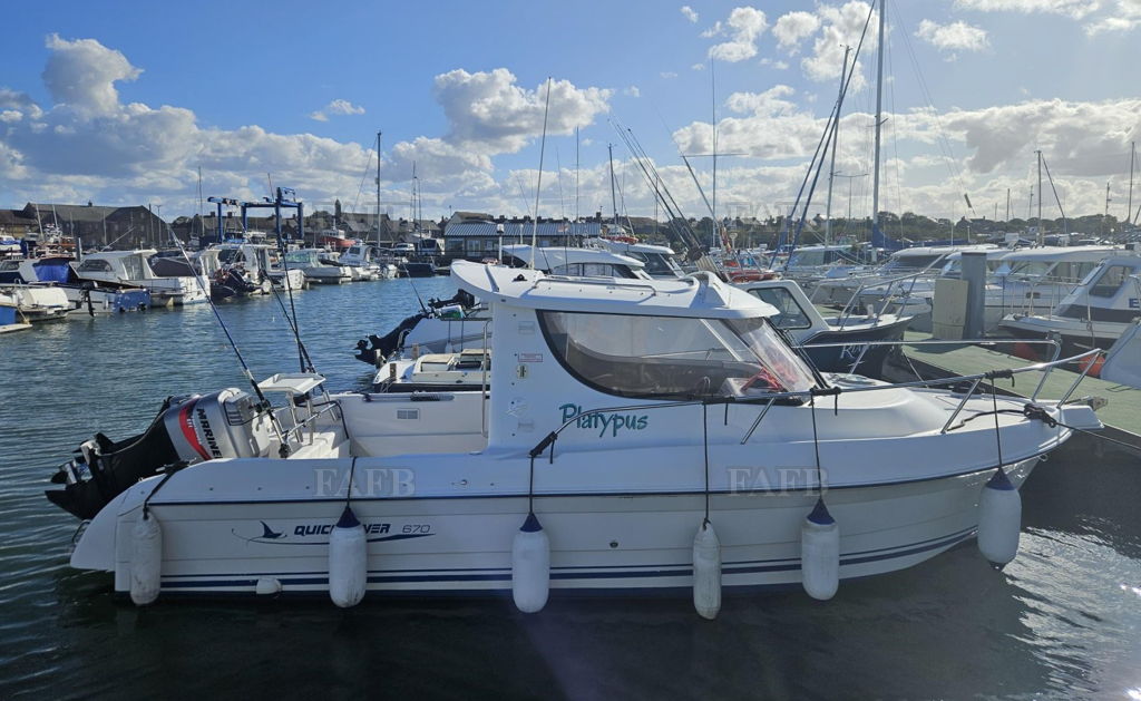 Quicksilver 670 Weekend