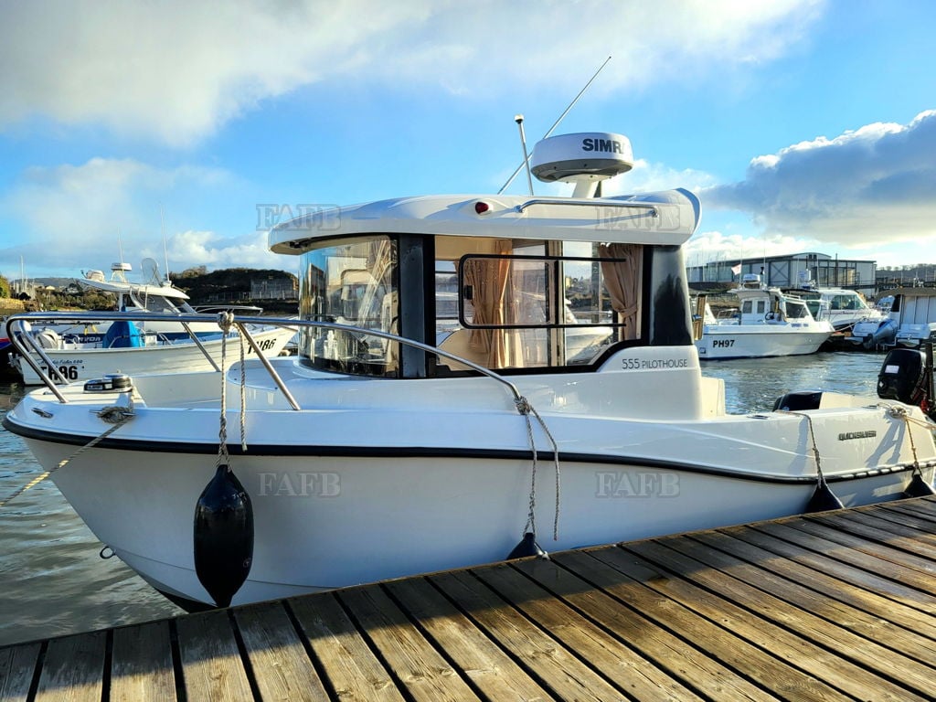 Quicksilver 555 Pilothouse