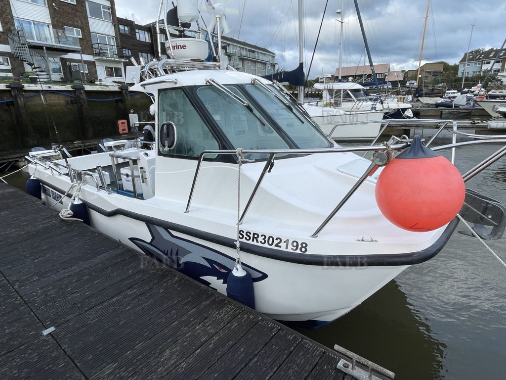 Cheetah Marine 6.9 with pods