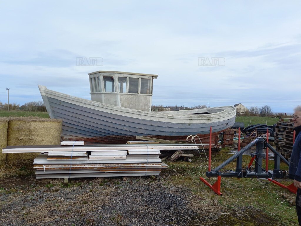 CREEL/PILOT BOAT