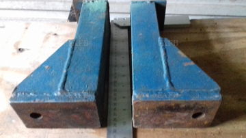 Engine Pedestal Feet