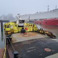 low draft support vessel iwith crane - picture 16