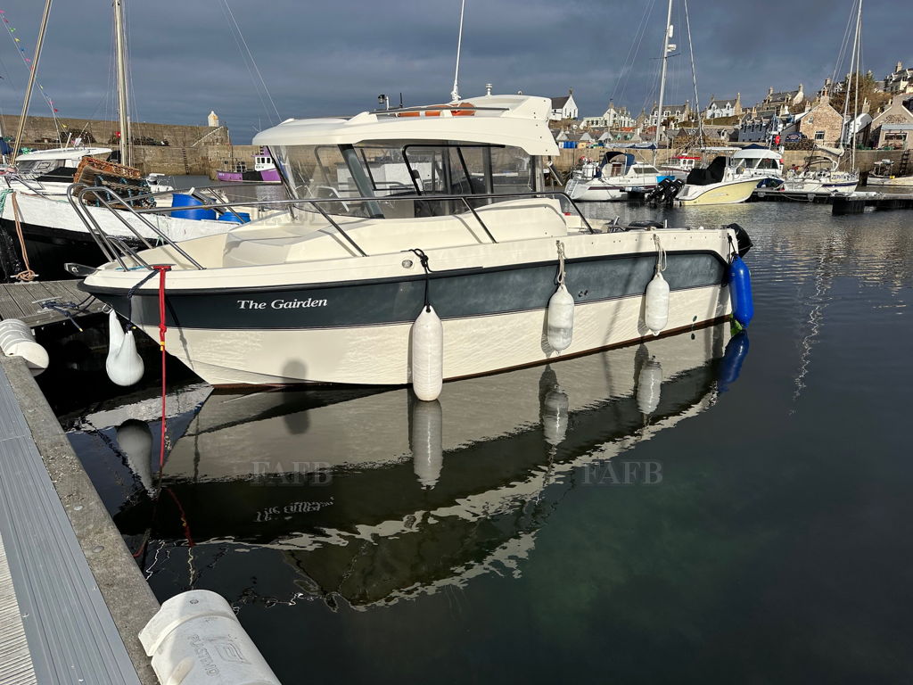 Parker Pilothouse 660