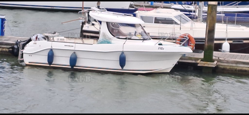 Quicksilver pilothouse 640 ph