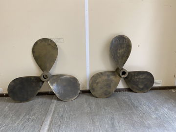 34" X 22" propellers