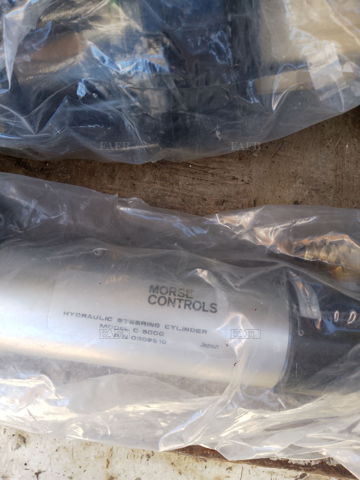 HYDRAULIC  STEERING RAM AND WHEEL HELM