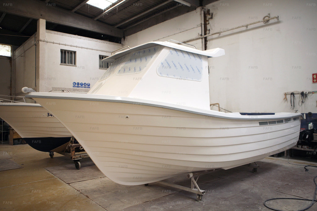 PESCADOR 700 standard forward wheelhouse