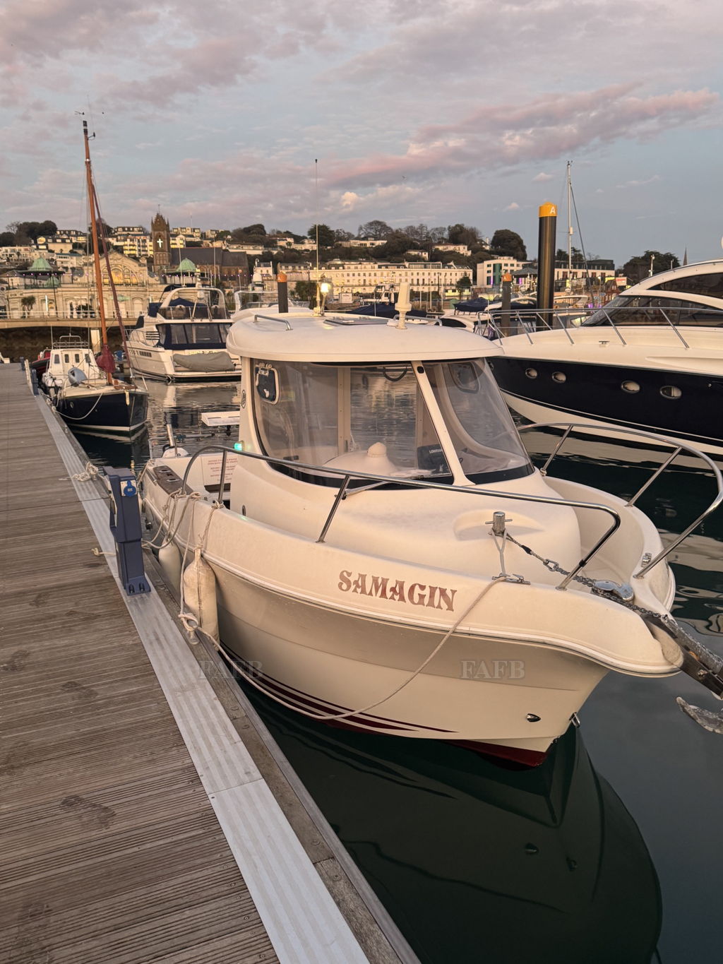 Arvor 210
