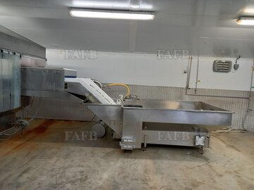 Prawn dipping tank with conveyors 