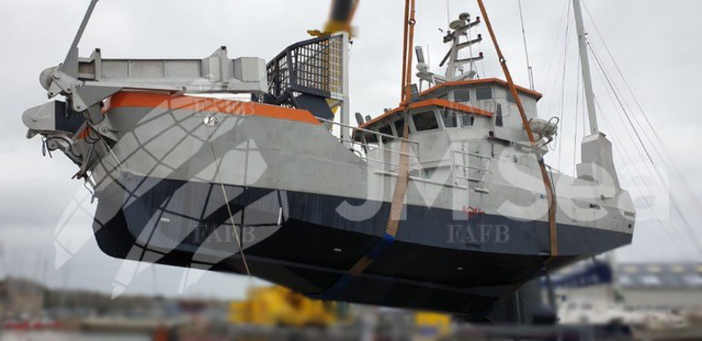 Multipurpose vessel Offshore / Sea Cleaner