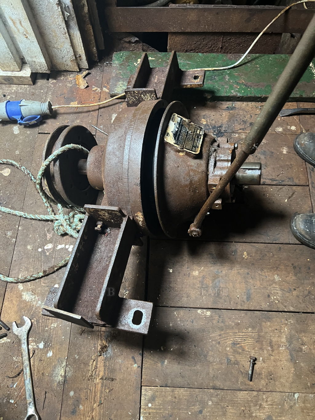 !!Wanted twin disc techno drive SEA4 clutch unit for front of engine for driving hydraulics!!
