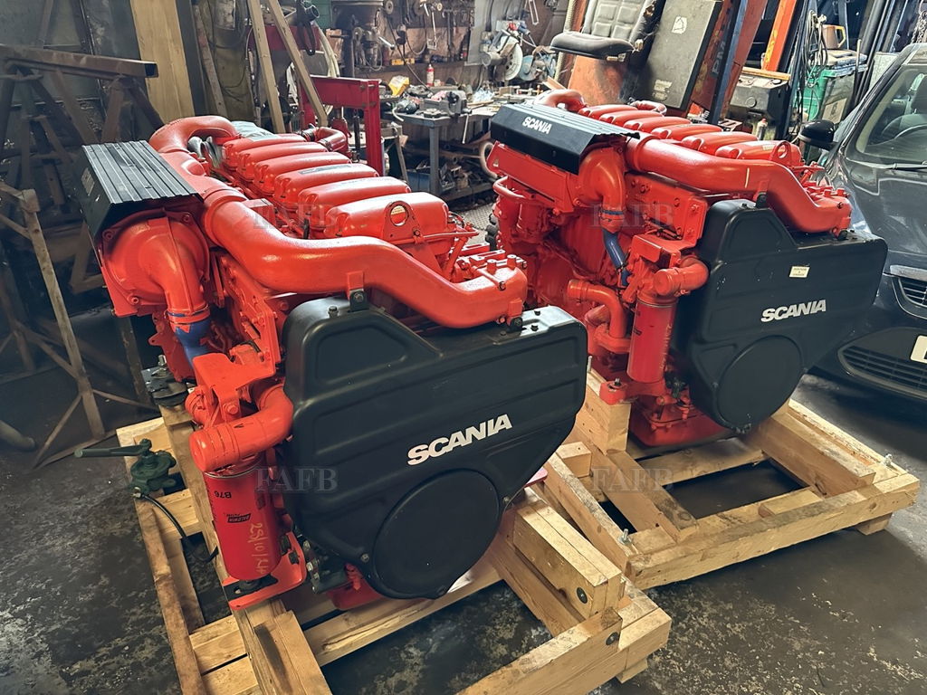 Pair of Scania DI13 071M Engines, 400HP, 2014, Perfect.