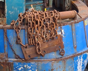 Stern Roller and Trawl Chains.